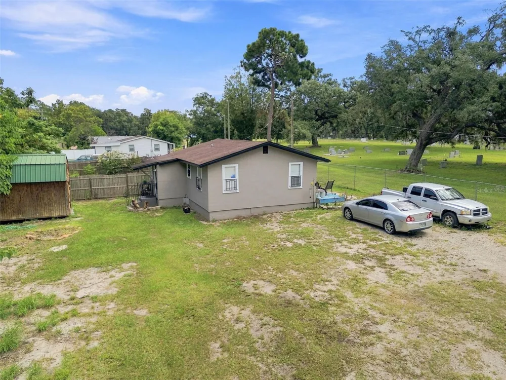 320 W SADLER AVENUE Oakland, FL 34760