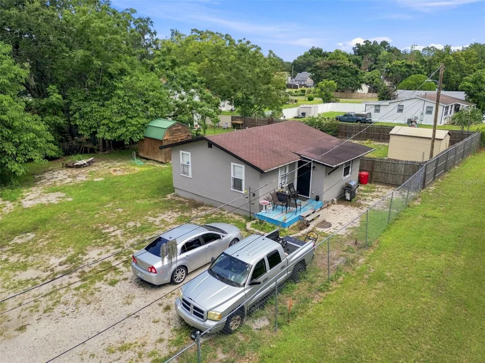320 W SADLER AVENUE Oakland, FL 34760