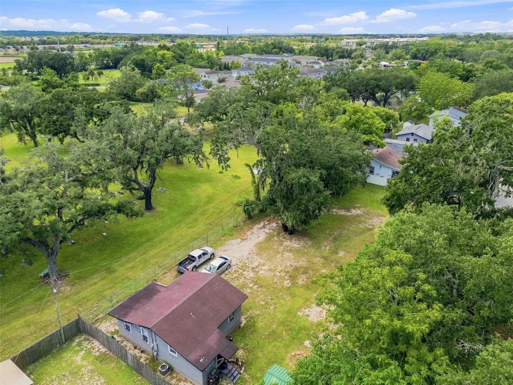 320 W SADLER AVENUE Oakland, FL 34760