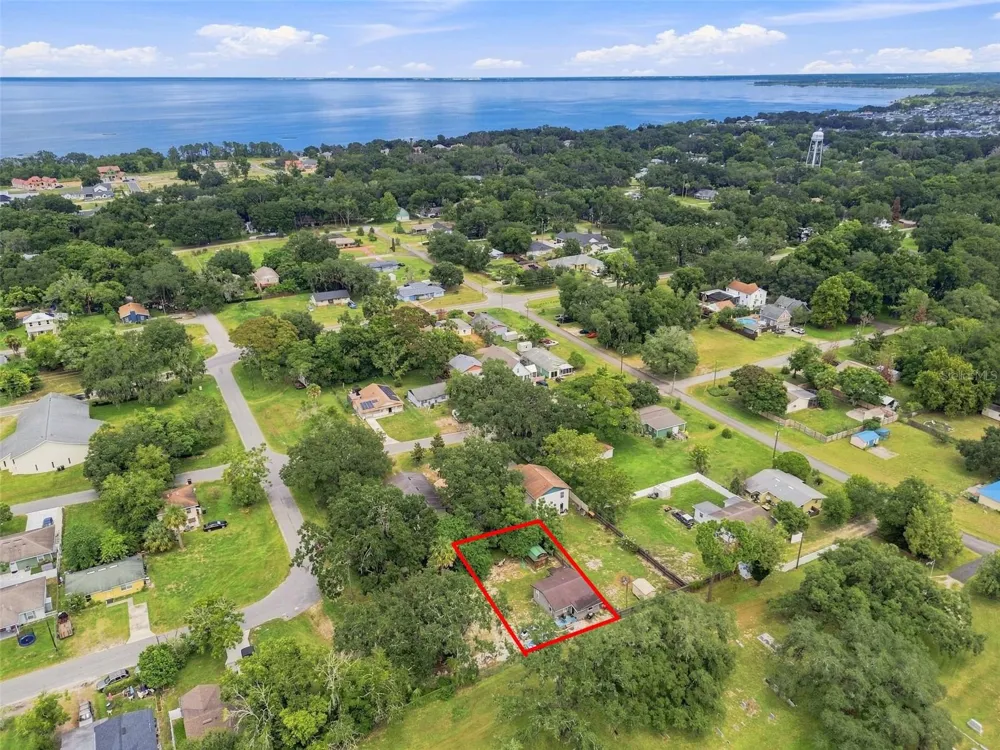 320 W SADLER AVENUE Oakland, FL 34760