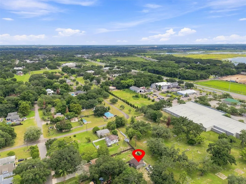 320 W SADLER AVENUE Oakland, FL 34760