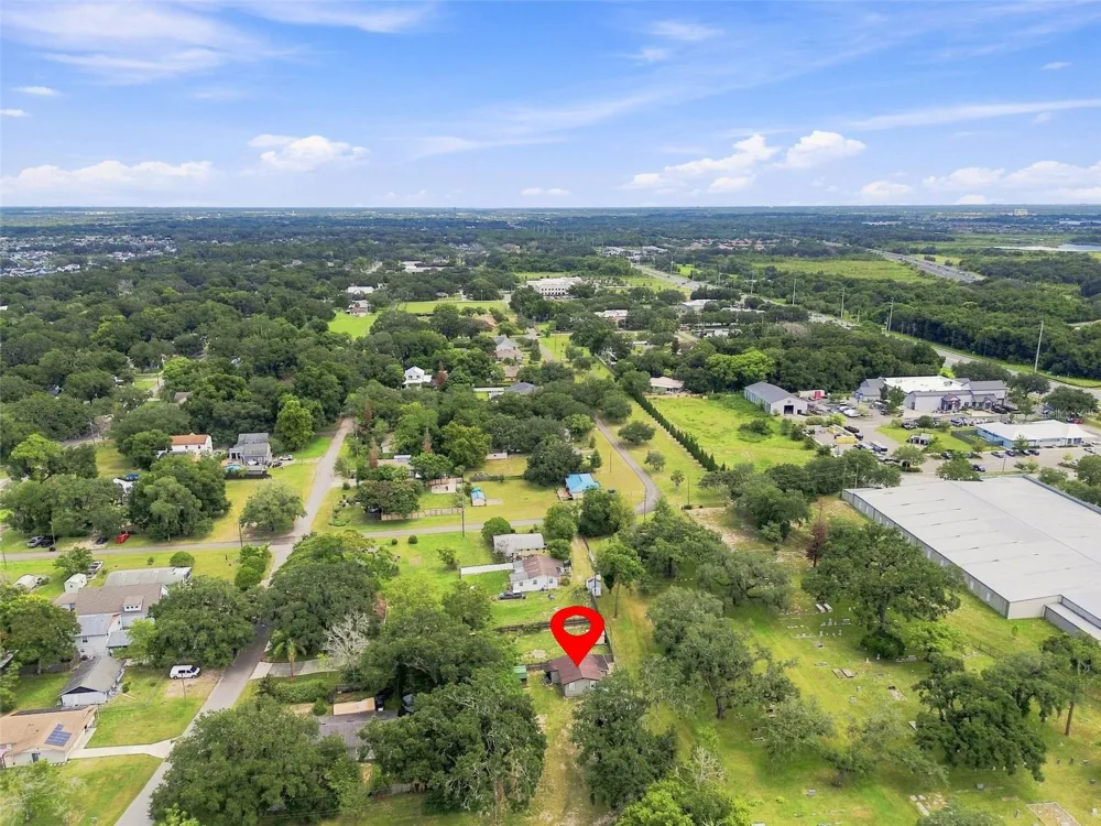 320 W SADLER AVENUE Oakland, FL 34760