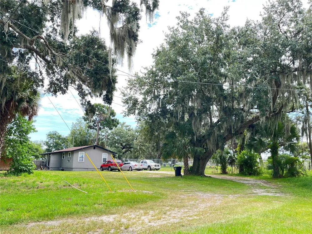 320 W SADLER AVENUE Oakland, FL 34760