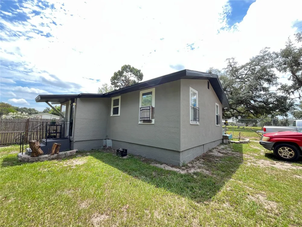 320 W SADLER AVENUE Oakland, FL 34760