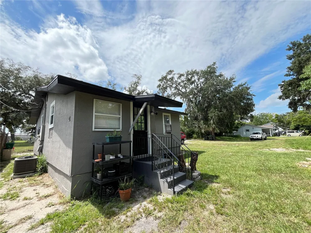 320 W SADLER AVENUE Oakland, FL 34760