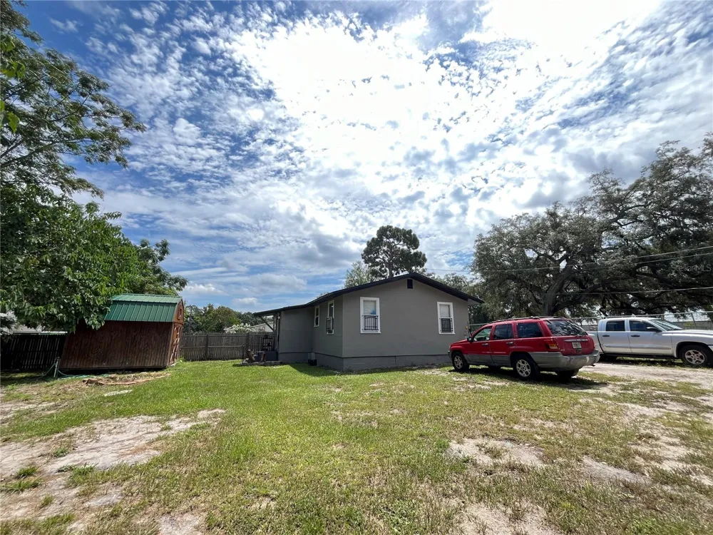 320 W SADLER AVENUE Oakland, FL 34760