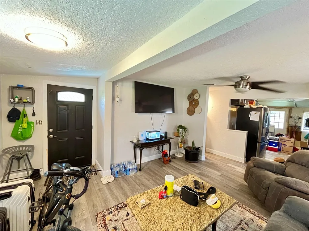 320 W SADLER AVENUE Oakland, FL 34760