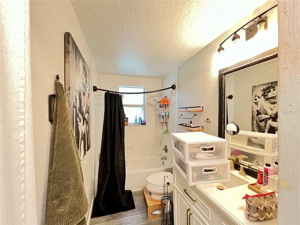 320 W SADLER AVENUE Oakland, FL 34760