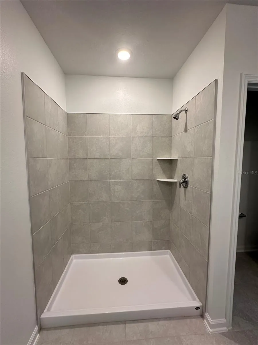 4039 AMBROSE AVENUE Kissimmee, FL 34746