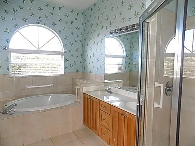 4641 SAMOSET DRIVE Sarasota, FL 34241