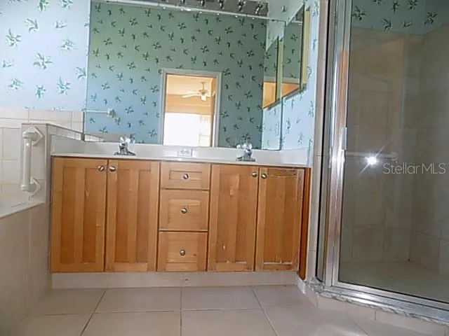 4641 SAMOSET DRIVE Sarasota, FL 34241
