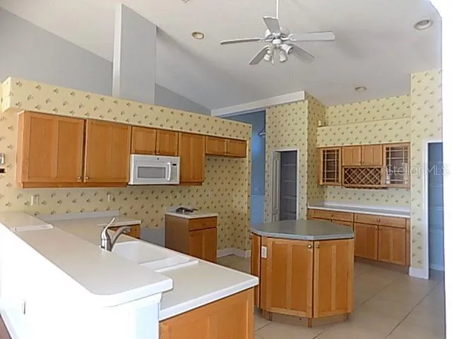 4641 SAMOSET DRIVE Sarasota, FL 34241