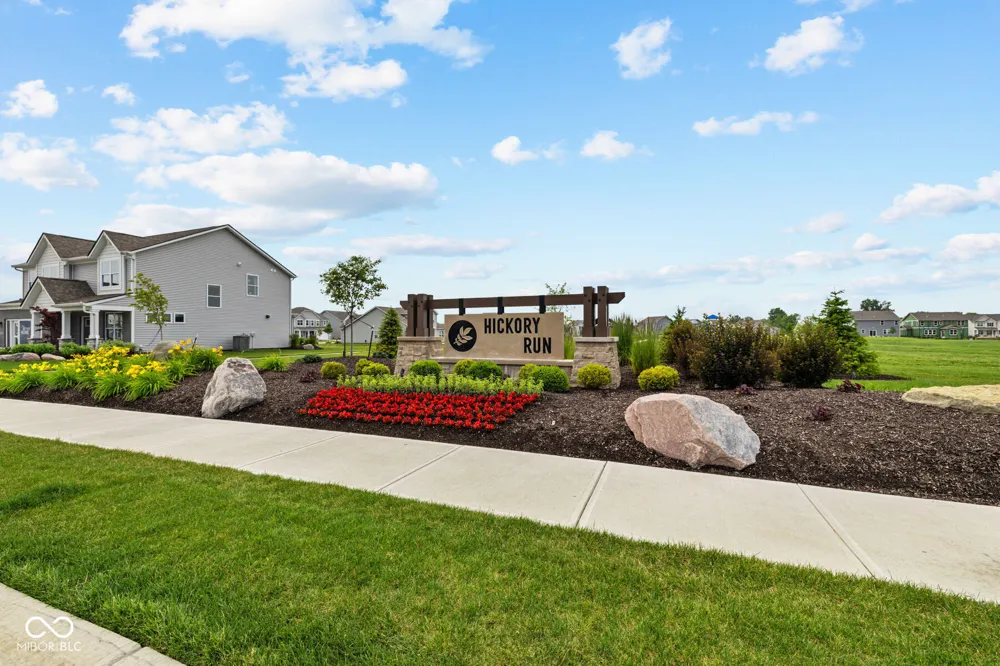 6102 Paperbark Way Indianapolis, IN 46259