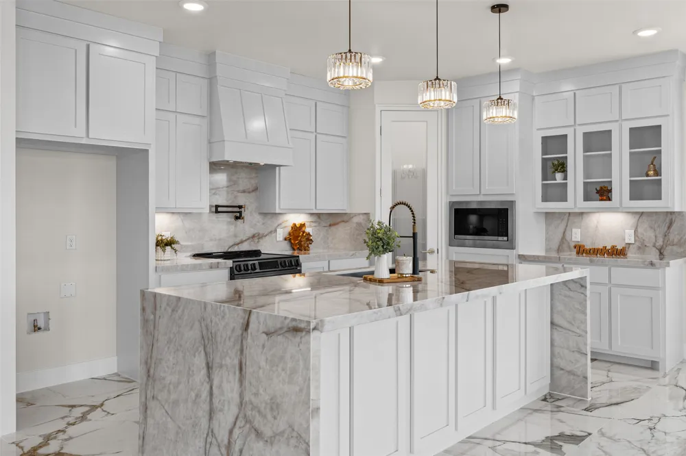 4815 West Farm To Market 485 Buckholts, TX 76518