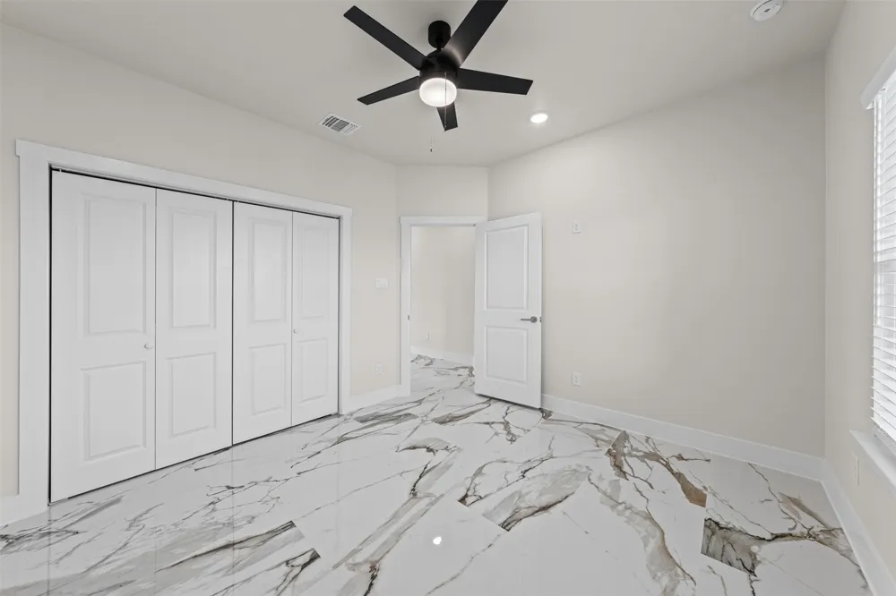 4815 West Farm To Market 485 Buckholts, TX 76518