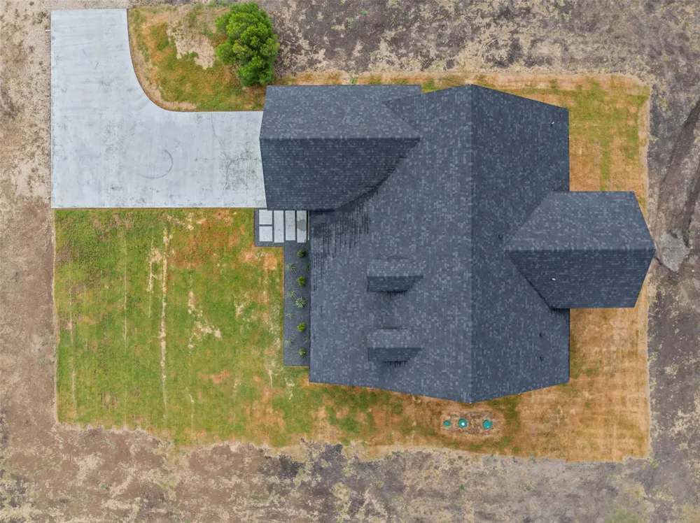 4815 West Farm To Market 485 Buckholts, TX 76518