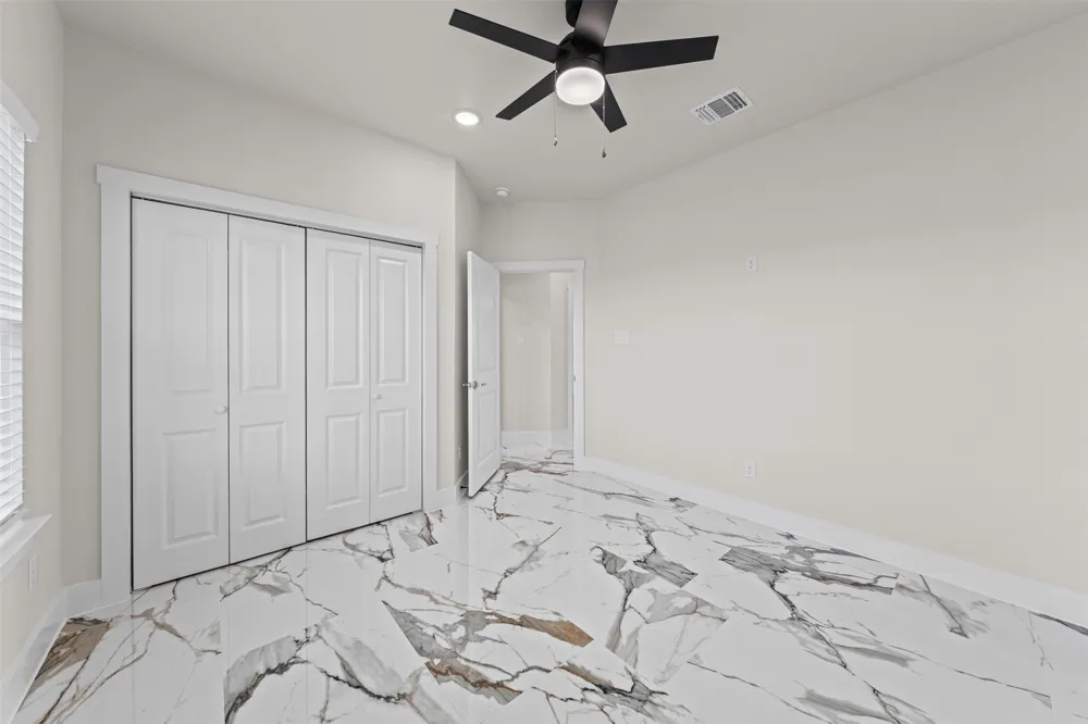 4815 West Farm To Market 485 Buckholts, TX 76518