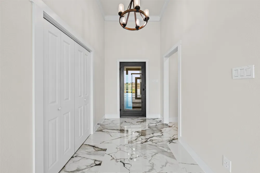 4815 West Farm To Market 485 Buckholts, TX 76518