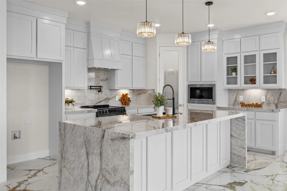 4815 West Farm To Market 485 Buckholts, TX 76518