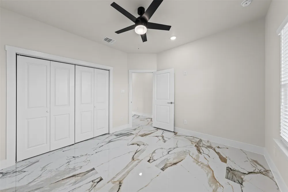 4815 West Farm To Market 485 Buckholts, TX 76518