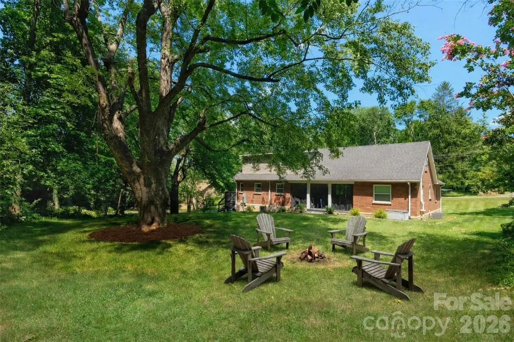 317 Balsam Drive Waynesville, NC 28786