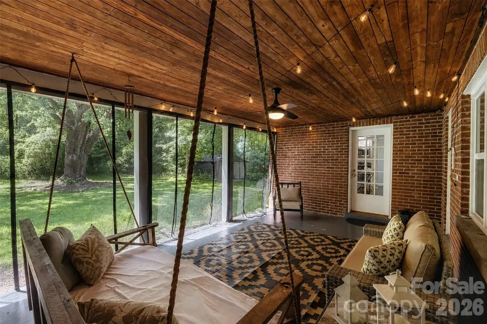 317 Balsam Drive Waynesville, NC 28786