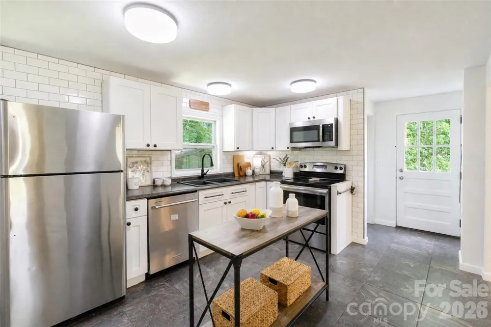317 Balsam Drive Waynesville, NC 28786