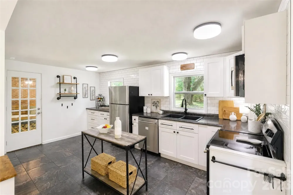 317 Balsam Drive Waynesville, NC 28786