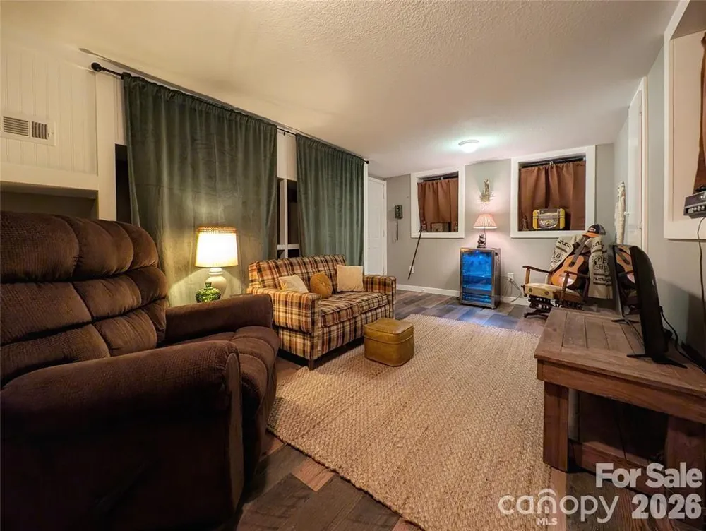 317 Balsam Drive Waynesville, NC 28786