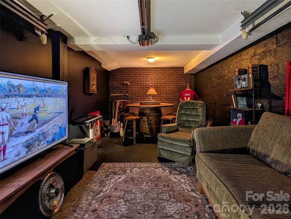 317 Balsam Drive Waynesville, NC 28786