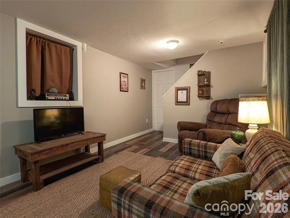 317 Balsam Drive Waynesville, NC 28786