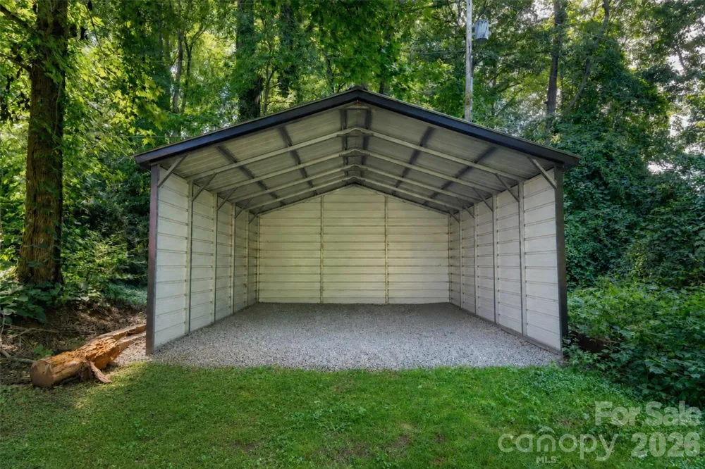 317 Balsam Drive Waynesville, NC 28786