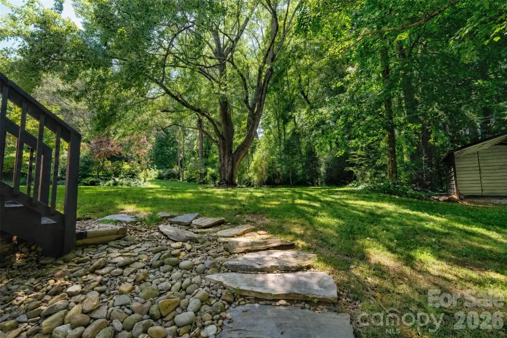 317 Balsam Drive Waynesville, NC 28786