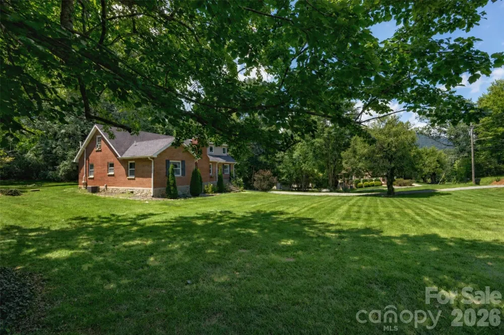 317 Balsam Drive Waynesville, NC 28786