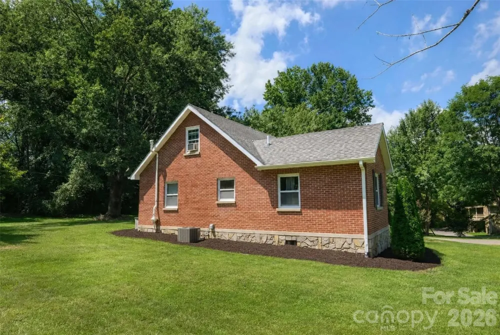 317 Balsam Drive Waynesville, NC 28786