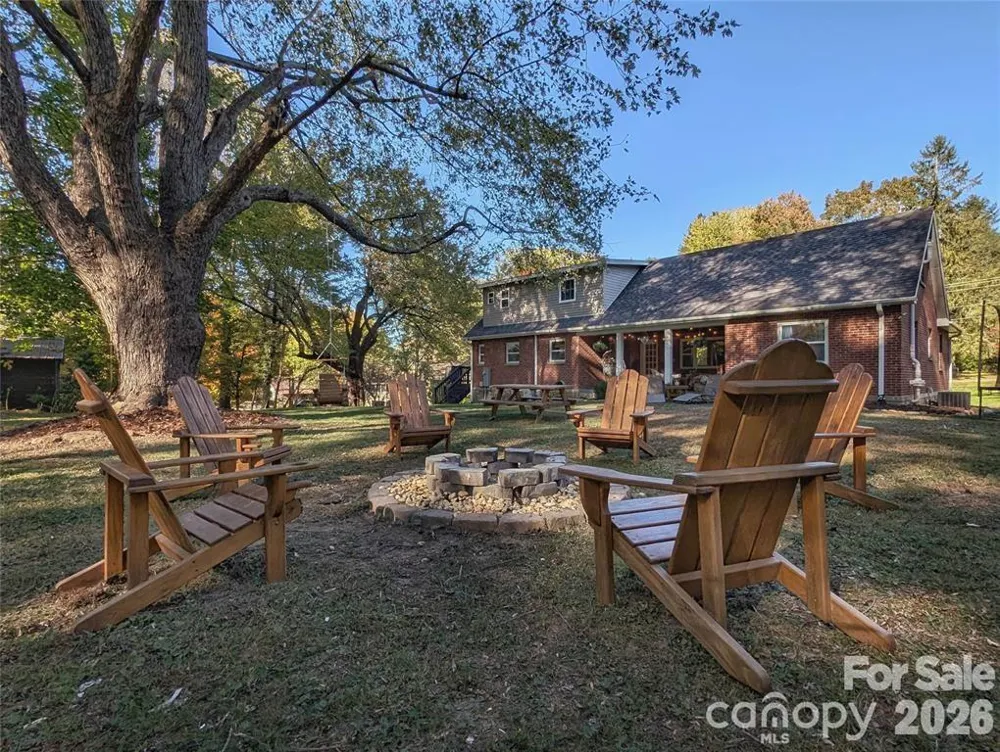 317 Balsam Drive Waynesville, NC 28786
