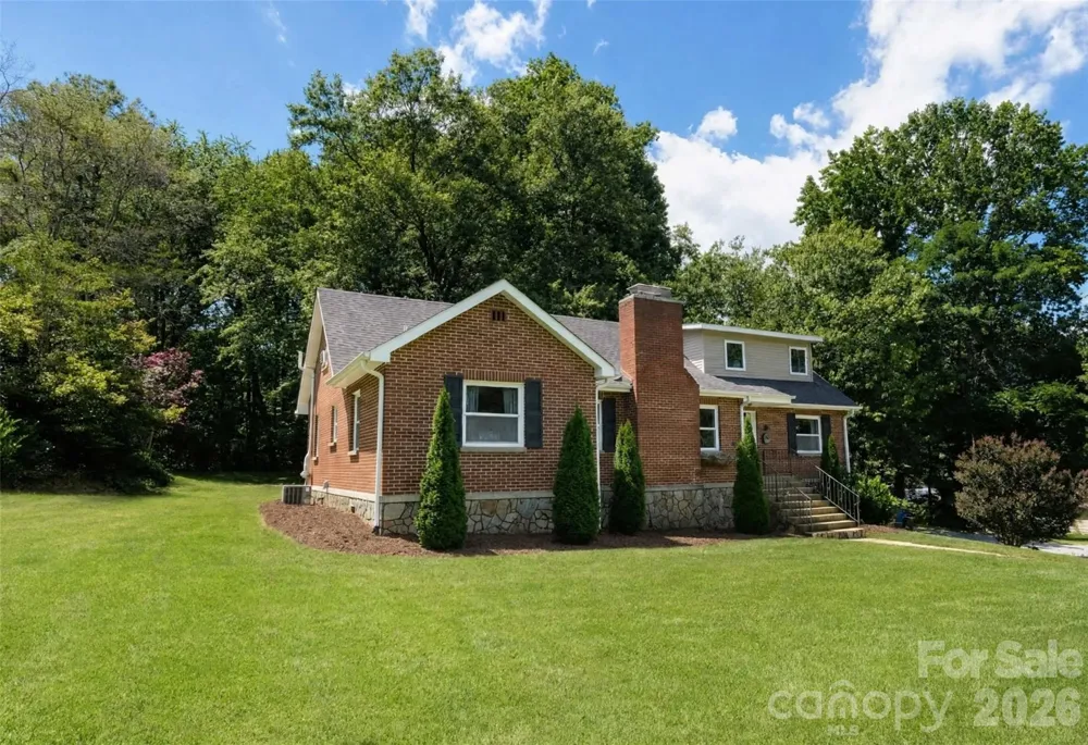 317 Balsam Drive Waynesville, NC 28786