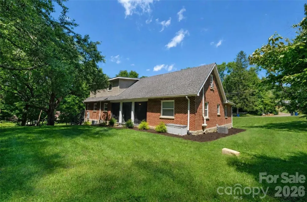 317 Balsam Drive Waynesville, NC 28786