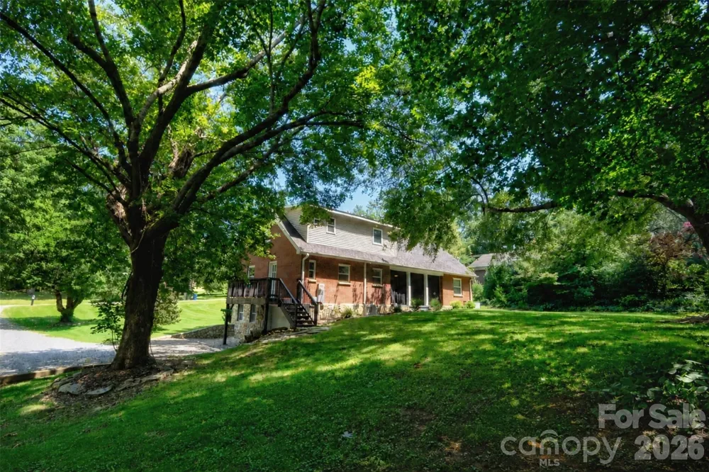 317 Balsam Drive Waynesville, NC 28786