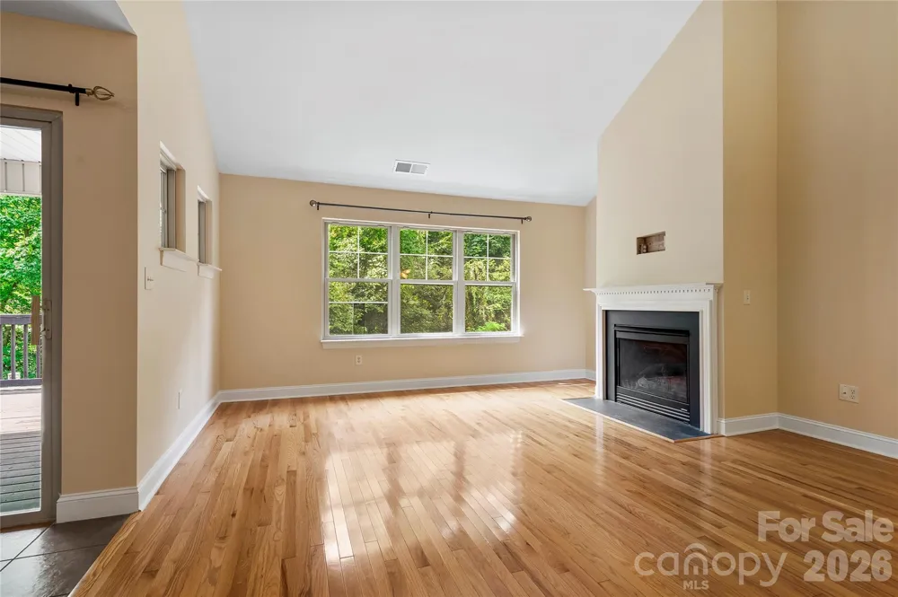 156 B Wash Creek Drive Hendersonville, NC 28739