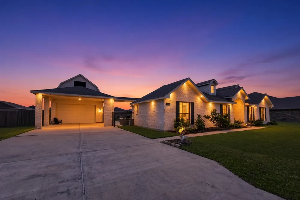 3310 Bastian Road Dickinson, TX 77539