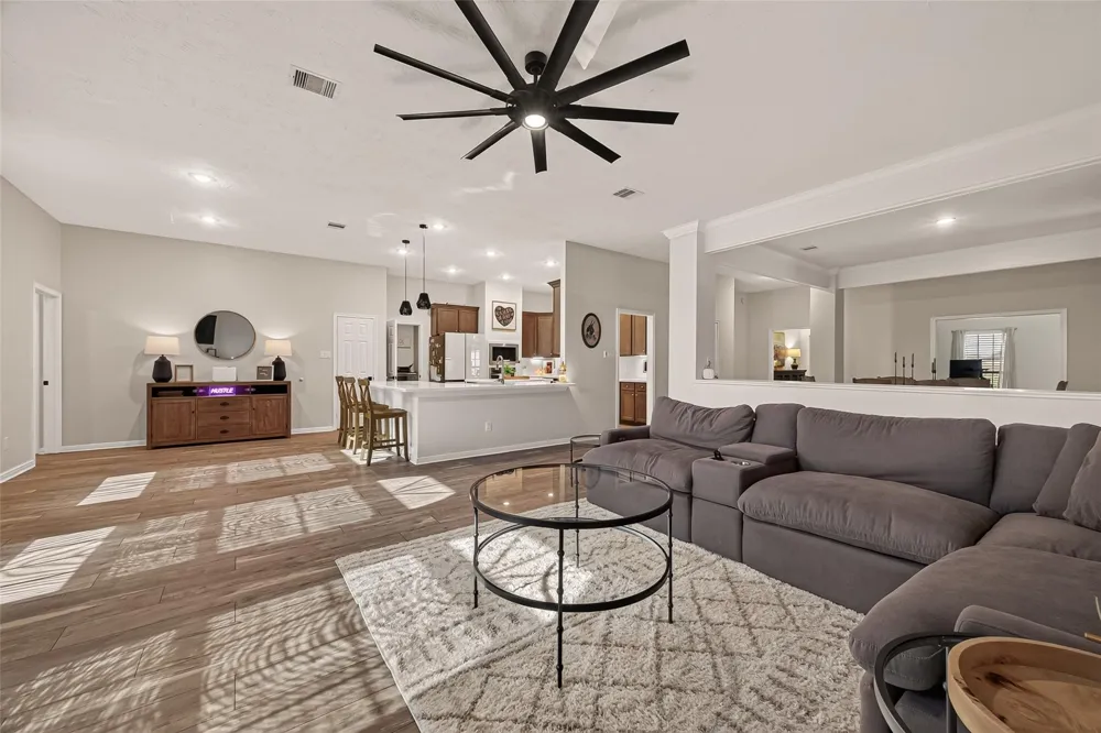 3310 Bastian Road Dickinson, TX 77539