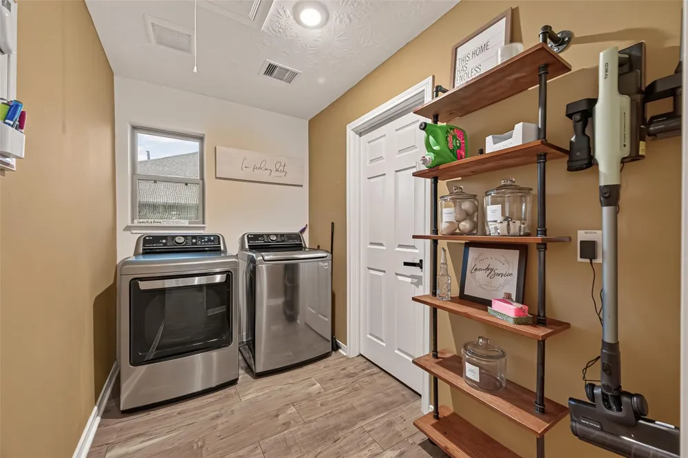 3310 Bastian Road Dickinson, TX 77539