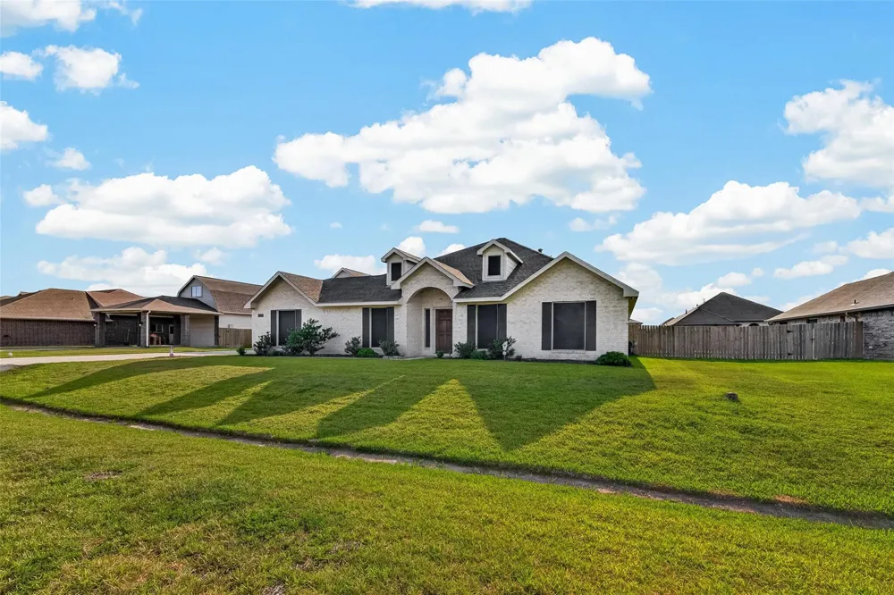 3310 Bastian Road Dickinson, TX 77539