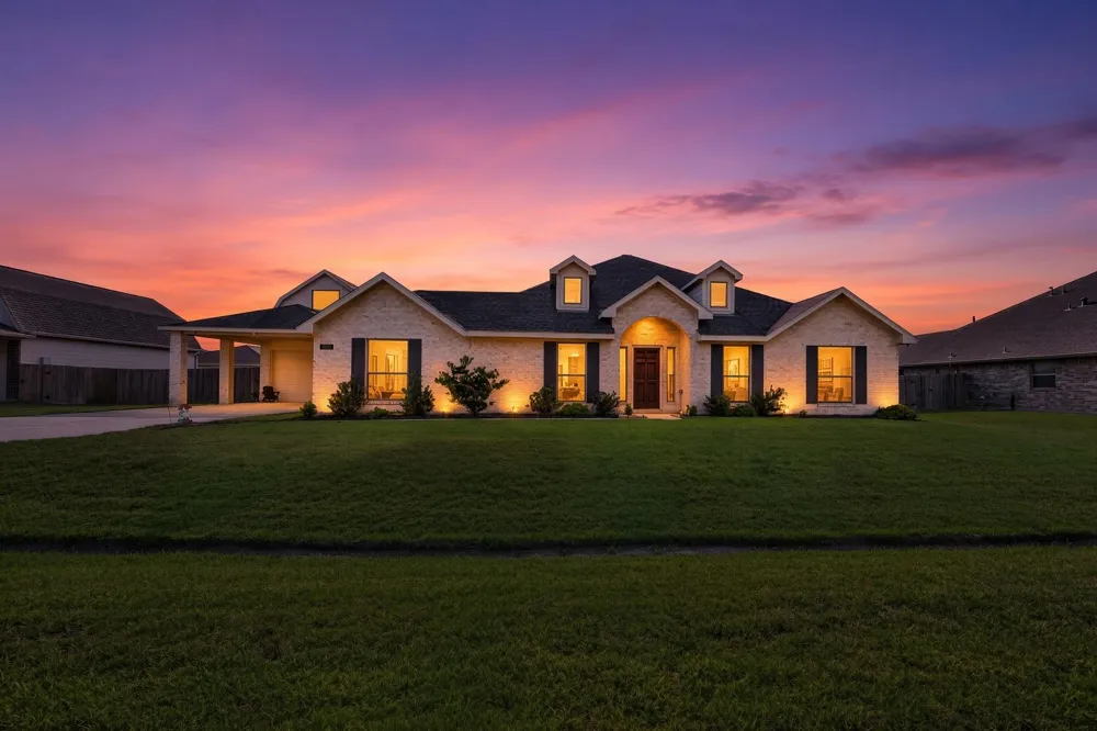 3310 Bastian Road Dickinson, TX 77539
