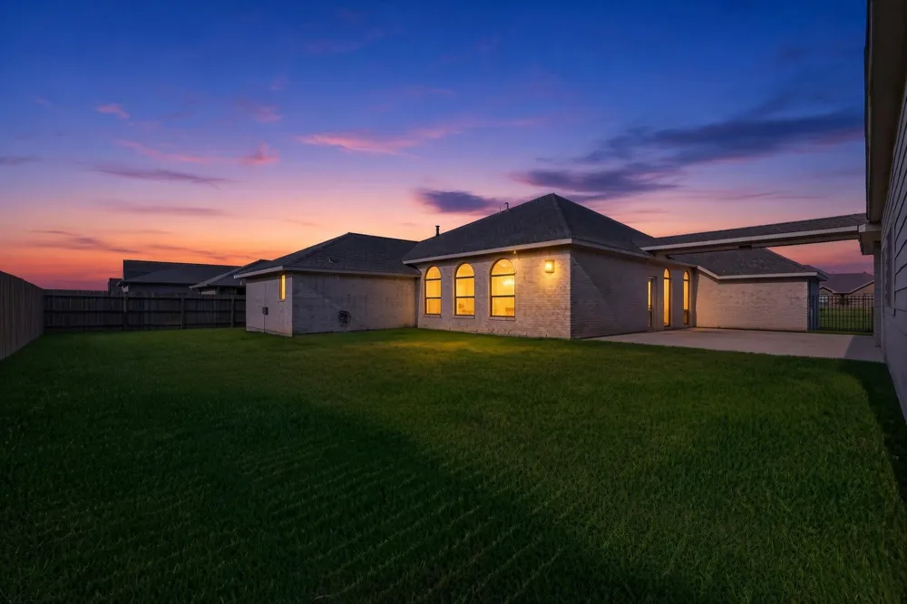 3310 Bastian Road Dickinson, TX 77539