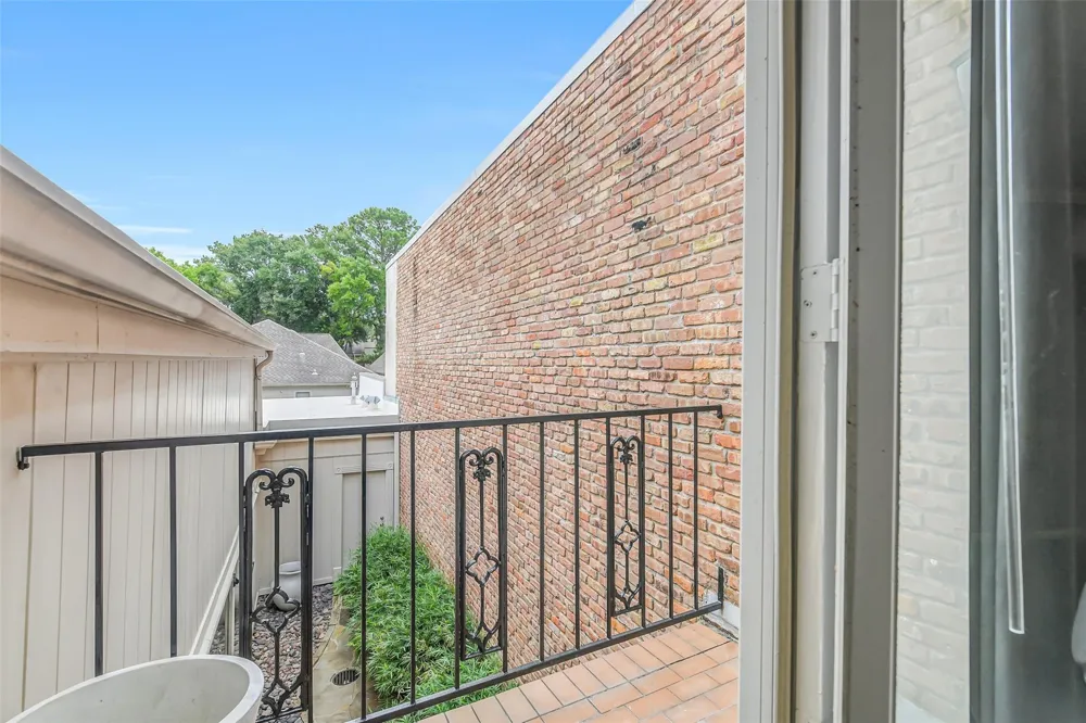 9454 Briar Forest Drive Houston, TX 77063