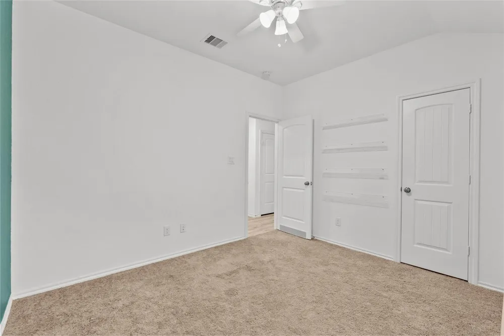 4331 Oakdale Mist Drive Dickinson, TX 77539