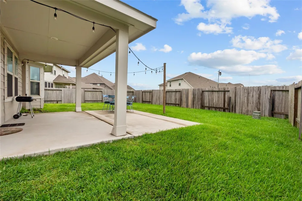 4331 Oakdale Mist Drive Dickinson, TX 77539
