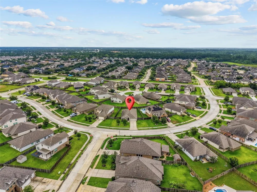 4331 Oakdale Mist Drive Dickinson, TX 77539